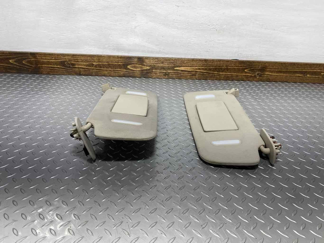 07-13 Chevy Silverado 3500 Pair Left & Right Illuminated Sun Visors (Neutral)