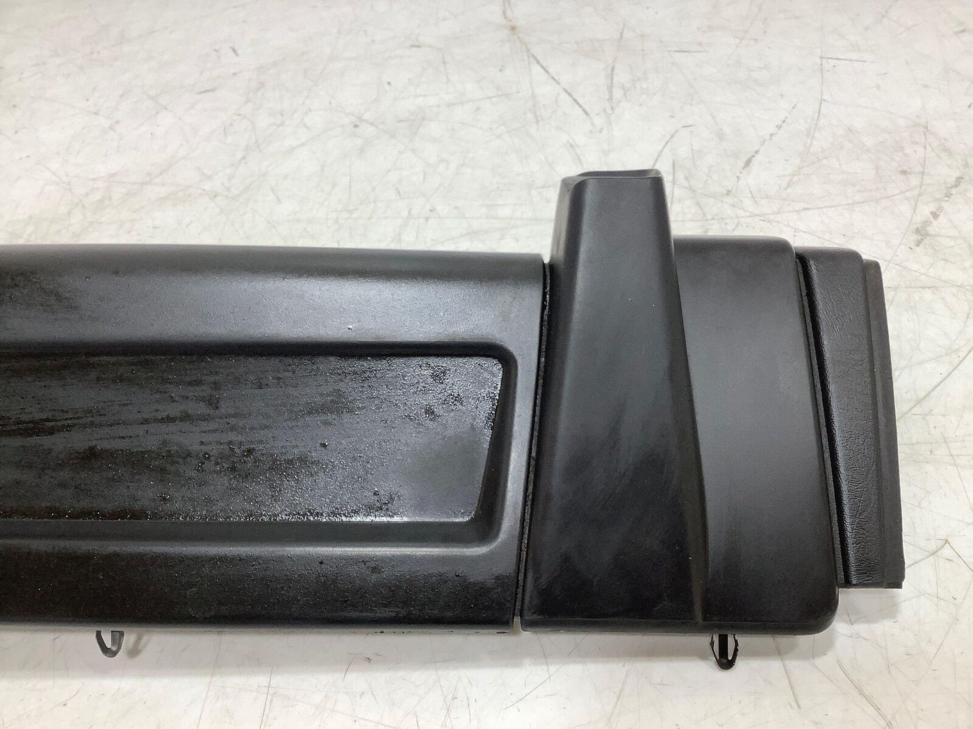 03-07 Hummer H2 Passenger Right Dashboard Air Vent (Ebony 48i)