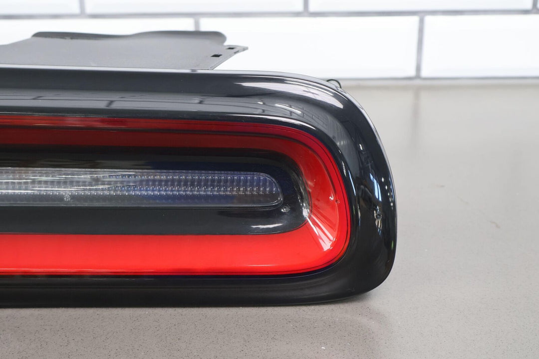 15-22 Dodge Challenger Right RH Quarter Panel Mounted LED Tail Light (Tested)