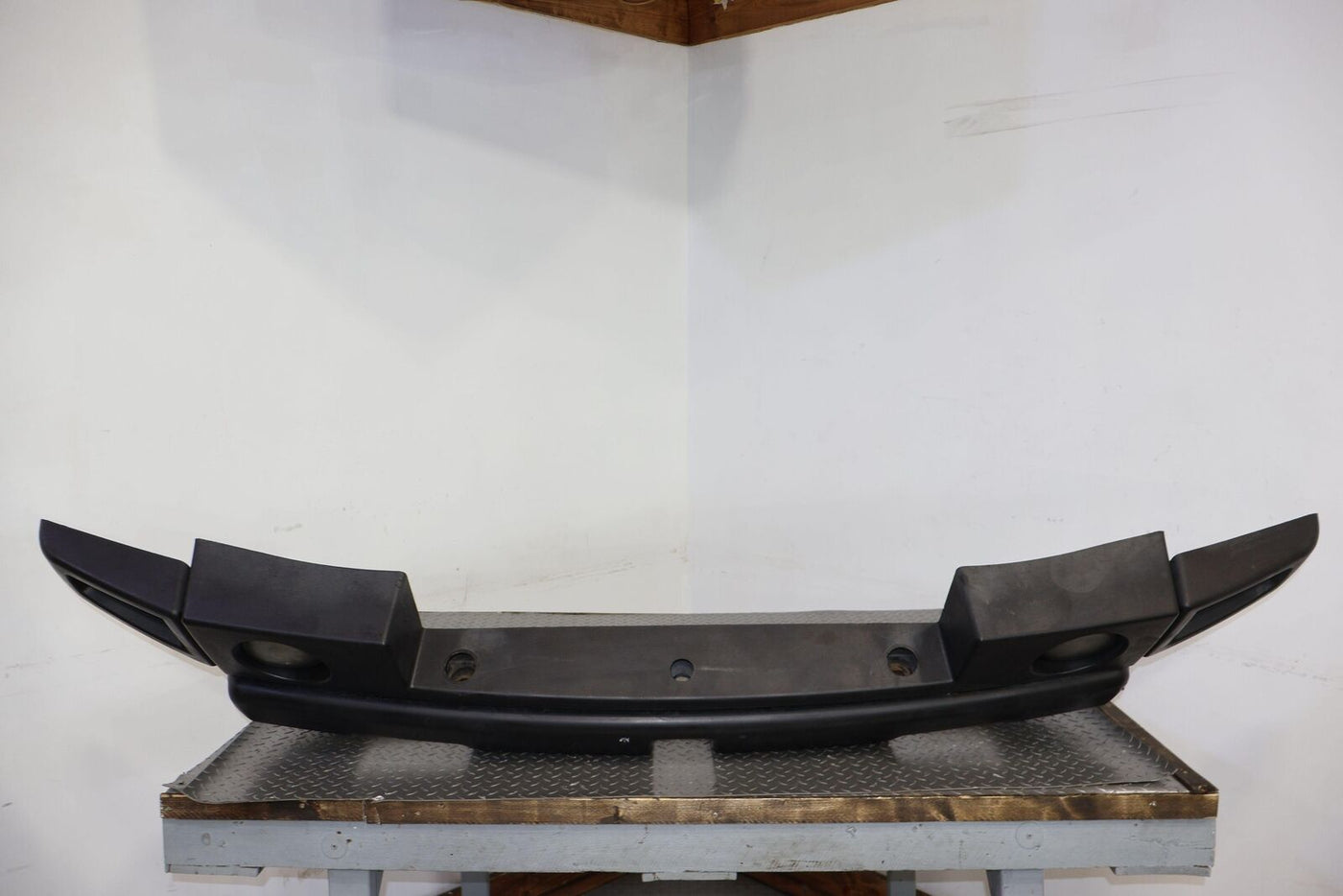 03-09 Hummer H2 Front Bumper W/ Textured Black Covers & Fog Lights (See Notes)