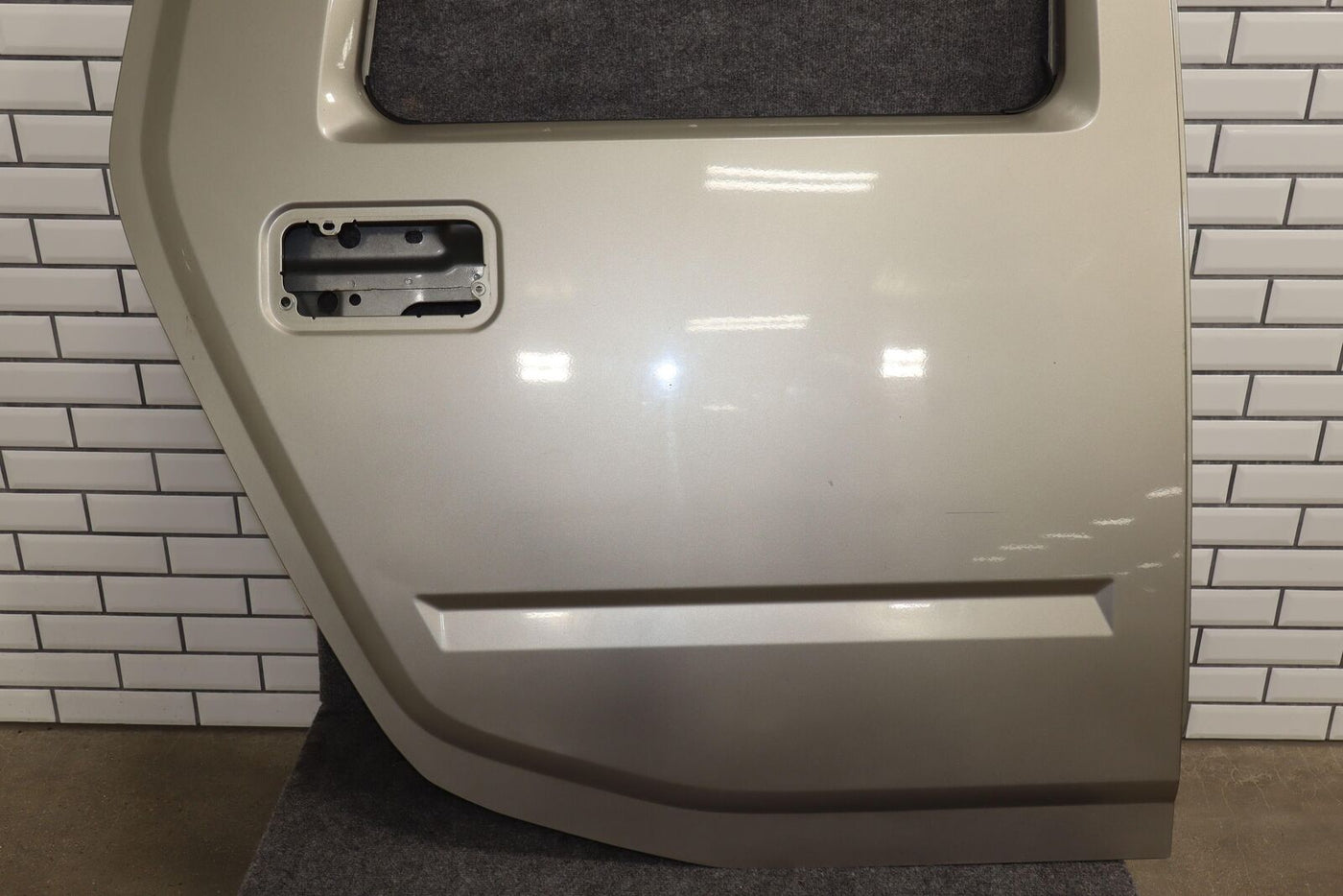 03-09 Hummer H2 Passsenger Right RH Rear Door Shell (Pewter 11u) Sold Bare