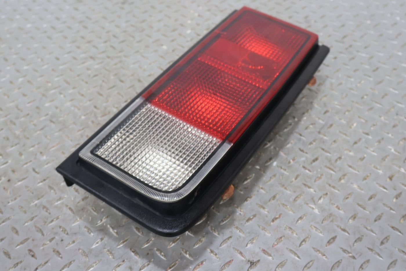 05-09 Hummer H2 Right RH Passenger Tail Light Lamp OEM (SUV) Tested See Notes