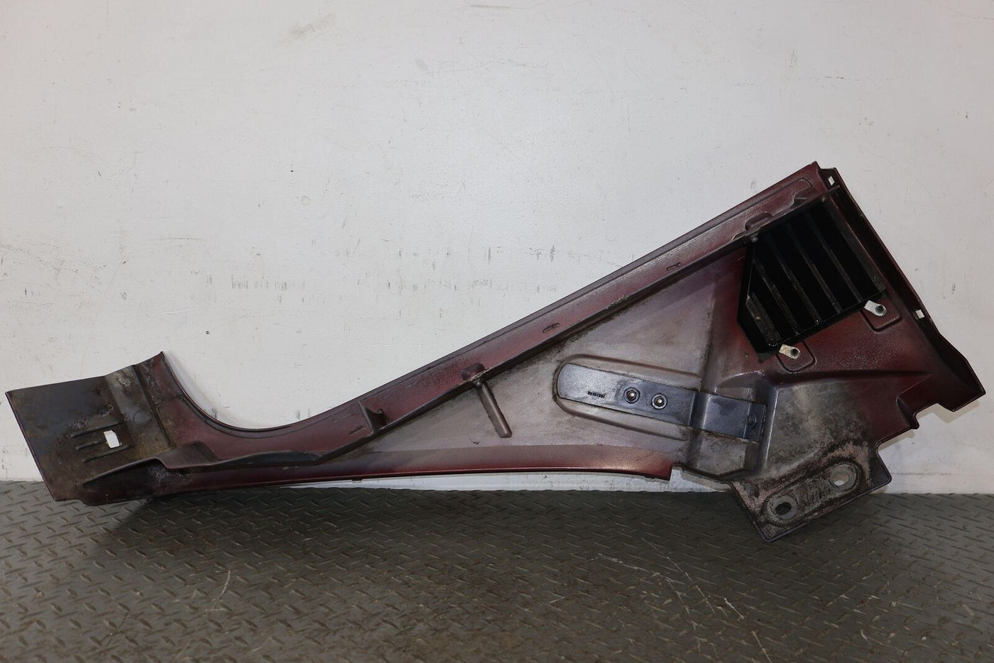 03-09 Hummer H2 OEM Front Left LH Driver Fender (Twilight Maroon 49U) See Notes