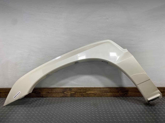 02-06 Cadillac Escalade Left LH Front Fender Moulding White Diamond Metallic 98u