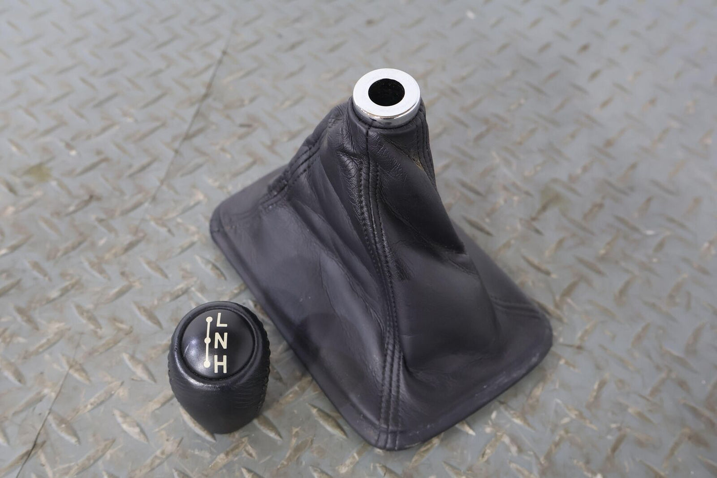 03-05 Lexus GX470 Leather Transfer Case Boot With KNob OEM (Black)