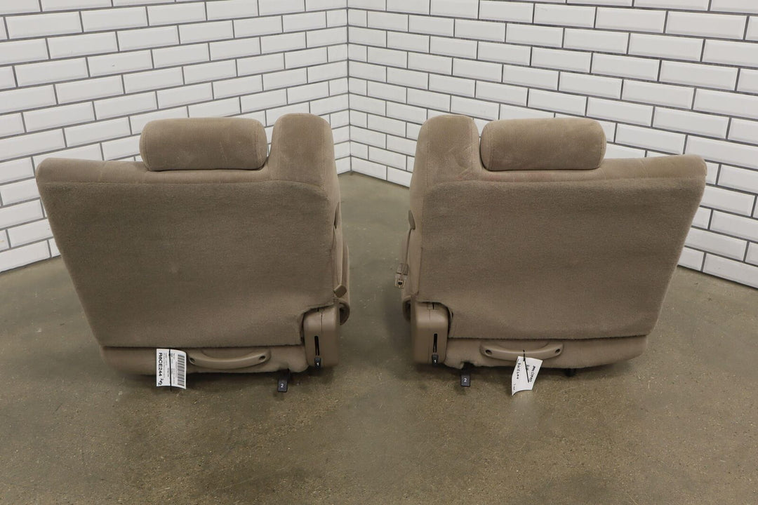 2001-2006 Chevy Tahoe/Yukon Cloth 3rd Row Seat (Neutral) See Photos