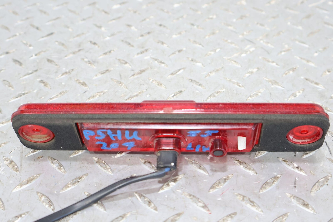 03-09 Hummer H2 OEM Rear LED Side Marker Light (Red) Tested