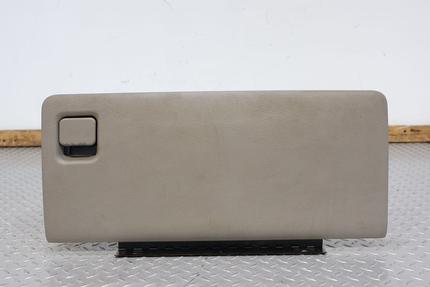 03-04 Hummer H2 Interior Glove Box Surround Panel (Light Wheat 50I) See Notes