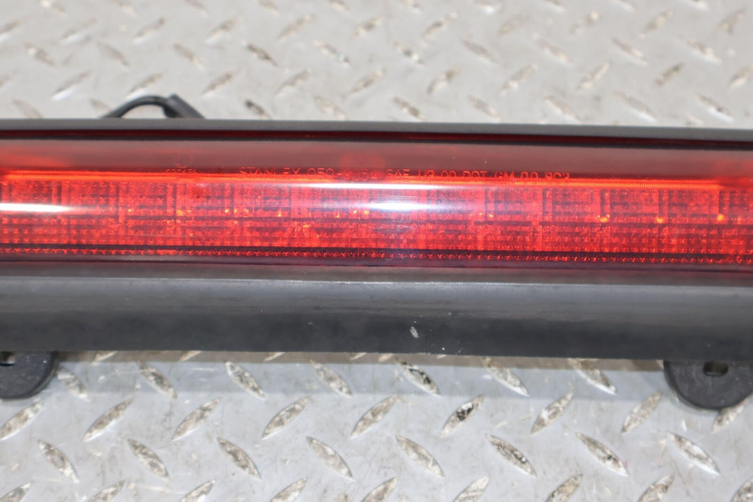 00-06 Tahoe/Yukon/Suburban XL LED 3rd Brake Light (15170955) Tested