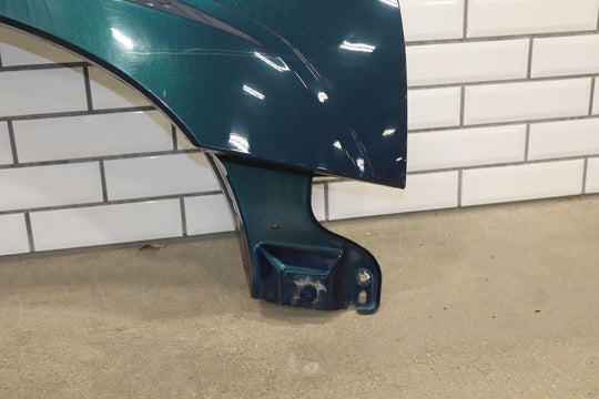 02-06 Cadillac Escalade Passenger Right Fender (Riptide Blue 26U)