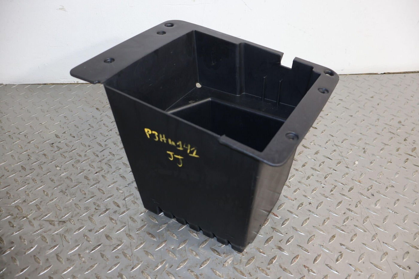 03-07 Hummer H2 Center Console Cubby Insert (Black) OEM