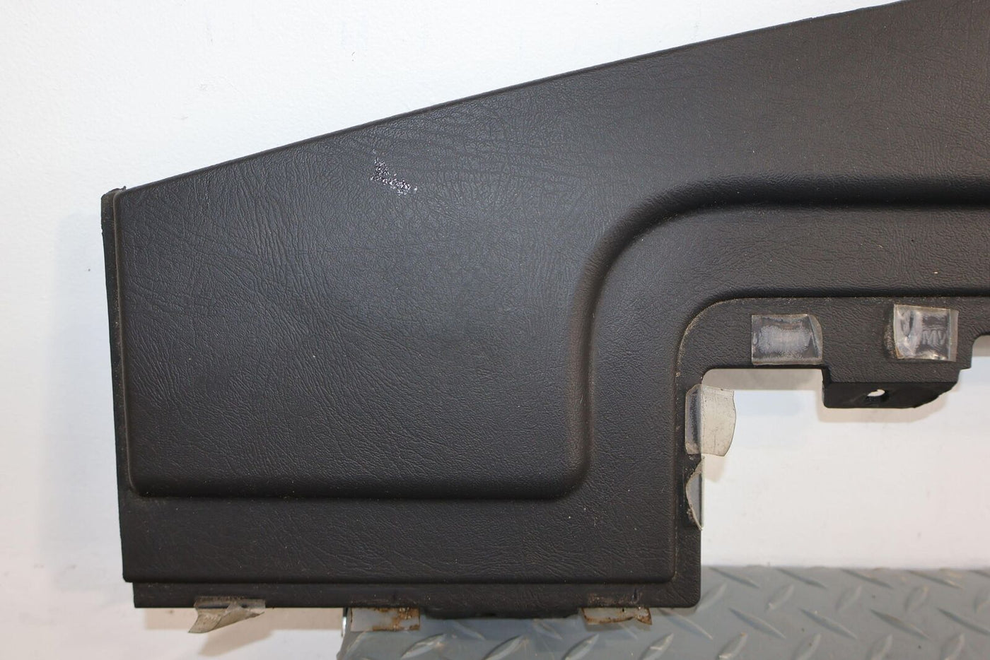 03-07 Hummer H2 OEM Upper Dash Cover Pad (Ebony 48I) See Description