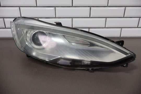 2012-2016 Tesla Model S Passenger Right Headlight (One Repaired Tab)