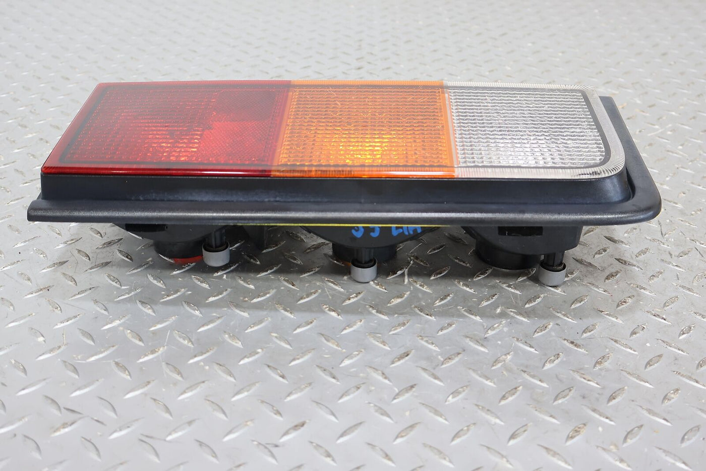 03-04 Hummer H2 Left LH Driver Tail Light Tail Lamp (Body Mounted) OEM Tested