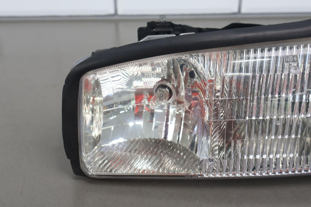 03-06 GMC Sierra Yukon Left LH Aftermarket TYC Headlight Lamp (20-5568-00-1N)