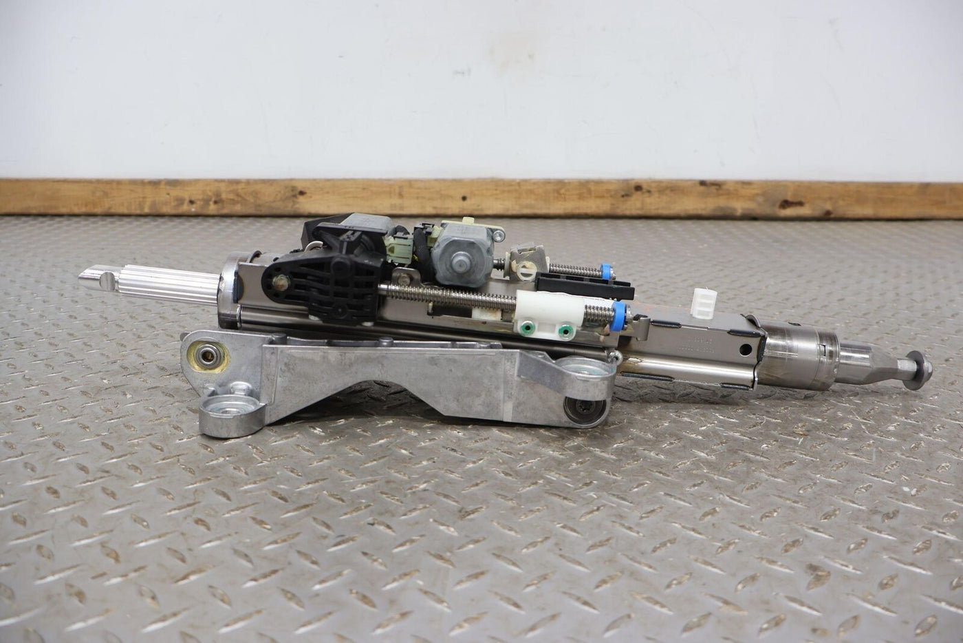 2022 - 2024 Rivian R1S OEM Bare Steering Column (9K Low Miles) Sold Bare