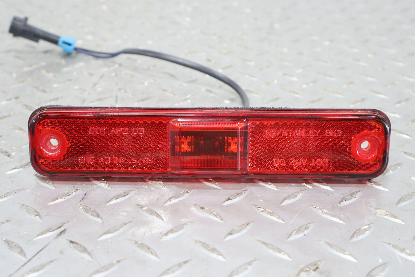 03-09 Hummer H2 OEM Rear LED Side Marker Light (Red) Tested