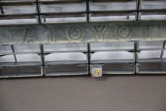 91-94 Toyota Land Cruiser Upper Grille Weathered See ALL Photos