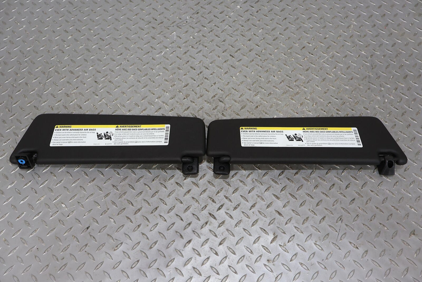 10-15 Chevy Camaro Pair Driver & Passenger Sun Visors (Black AFJ) See Notes