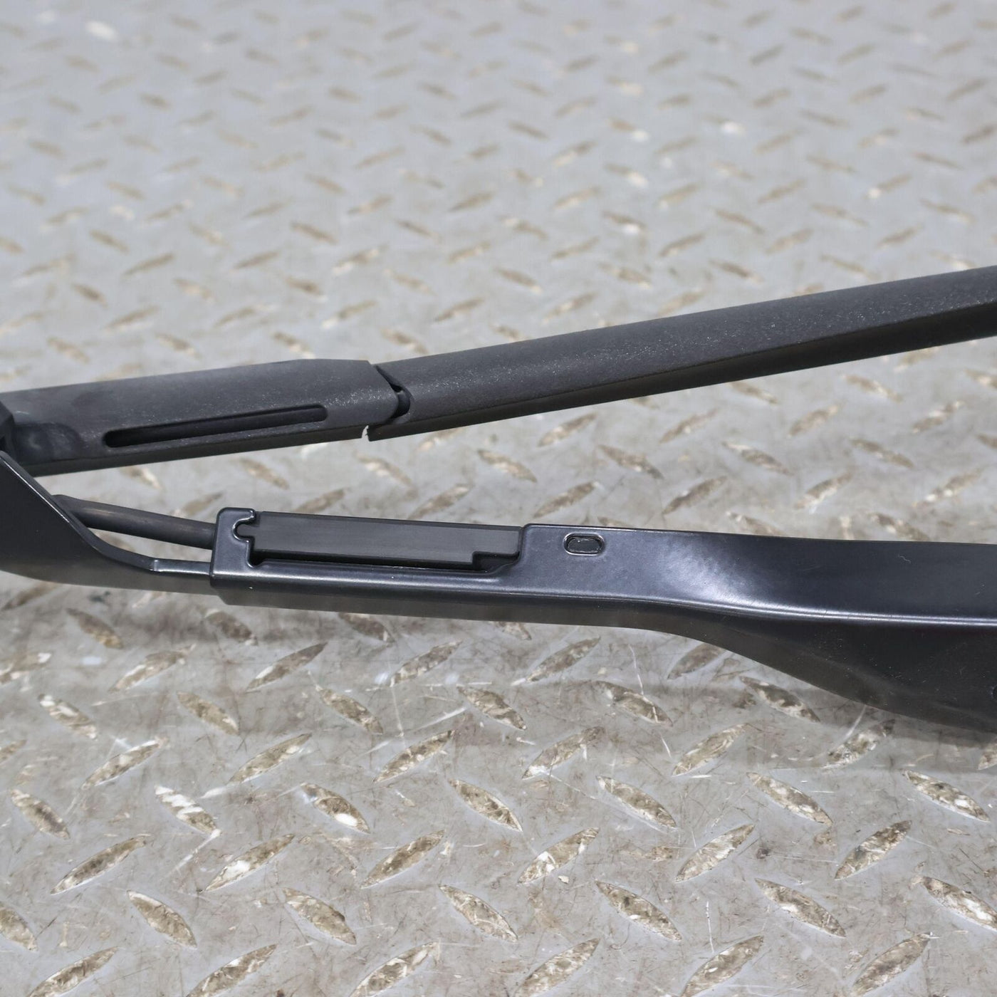 18-21 Lexus LC500 OEM Pair LH&RH Windshield Wiper Arms With Blades