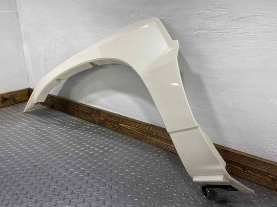 02-06 Cadillac Escalade Left LH Front Fender Moulding White Diamond Metallic 98u