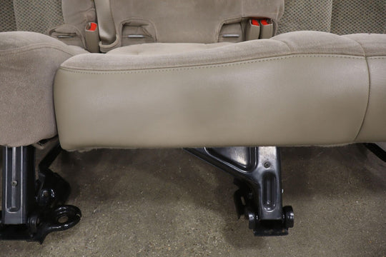 03-06 Chevy Tahoe 2nd Row Cloth Bench Seat (Tan) See Photos/Description