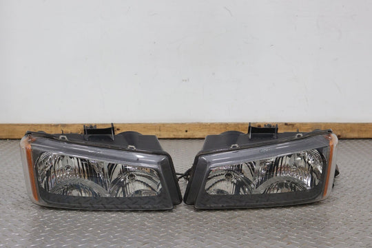 03-06 Chevy Avalanche Classic Pair LH&RH Headlights W/ HID Low Beam Bulbs