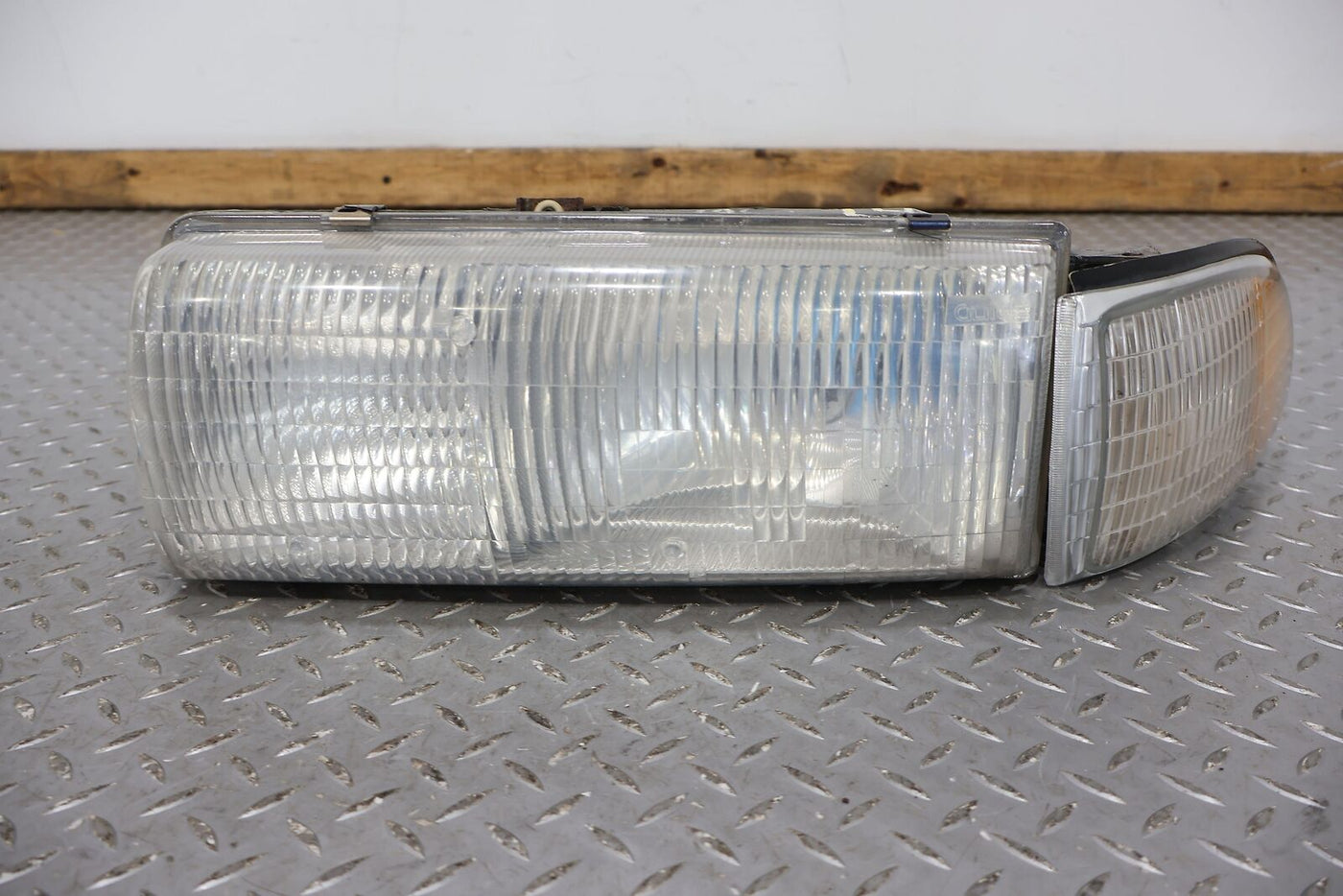 91-96 Chevy Caprice Front Left LH Headlight W/ Corner Marker & Bucket (Tested)