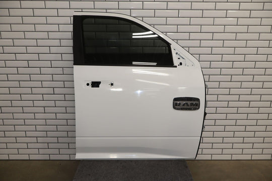 09-18 4th Gen Ram 2500 Mega Cab Front Right RH Door W/Glass (Bright White PW7)