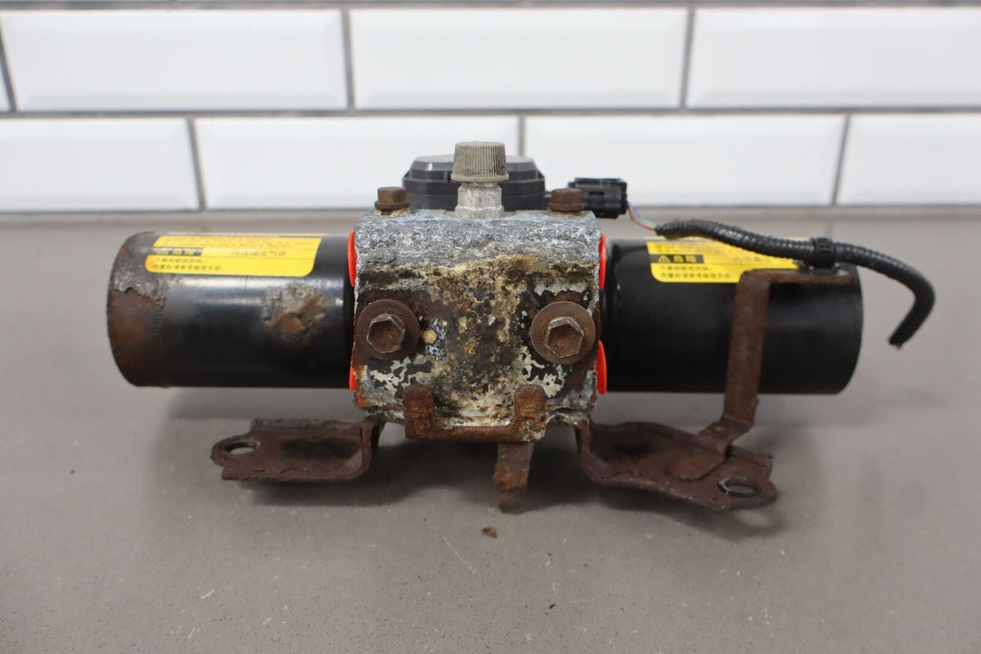 10-13 Lexus GX460 Hydraulic Suspension Pump (Frame Mounted) 48860-60030