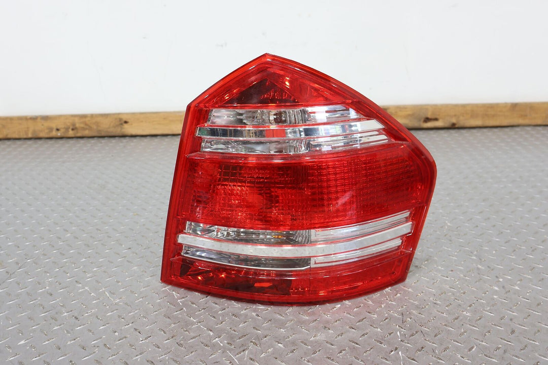 07-09 Mercedes GL450 Right RH TYC Upper Tail Light Lamp (Tested) 11-6543-00-1