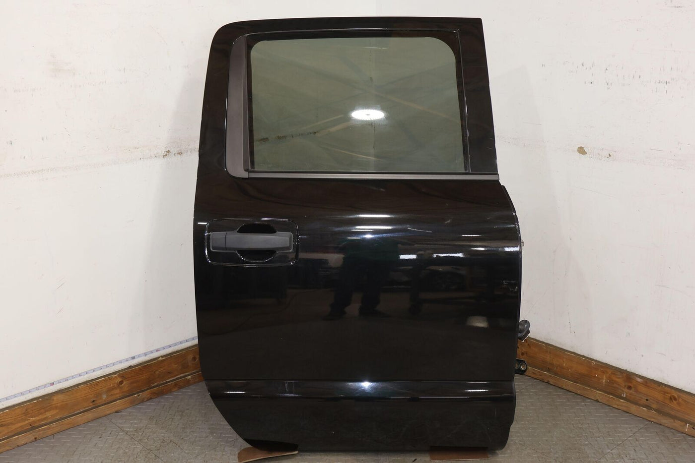 16-22 Nissan Titan XD Crew Cab Rear Right RH Door W/ Glass (Magnetic Black G41)