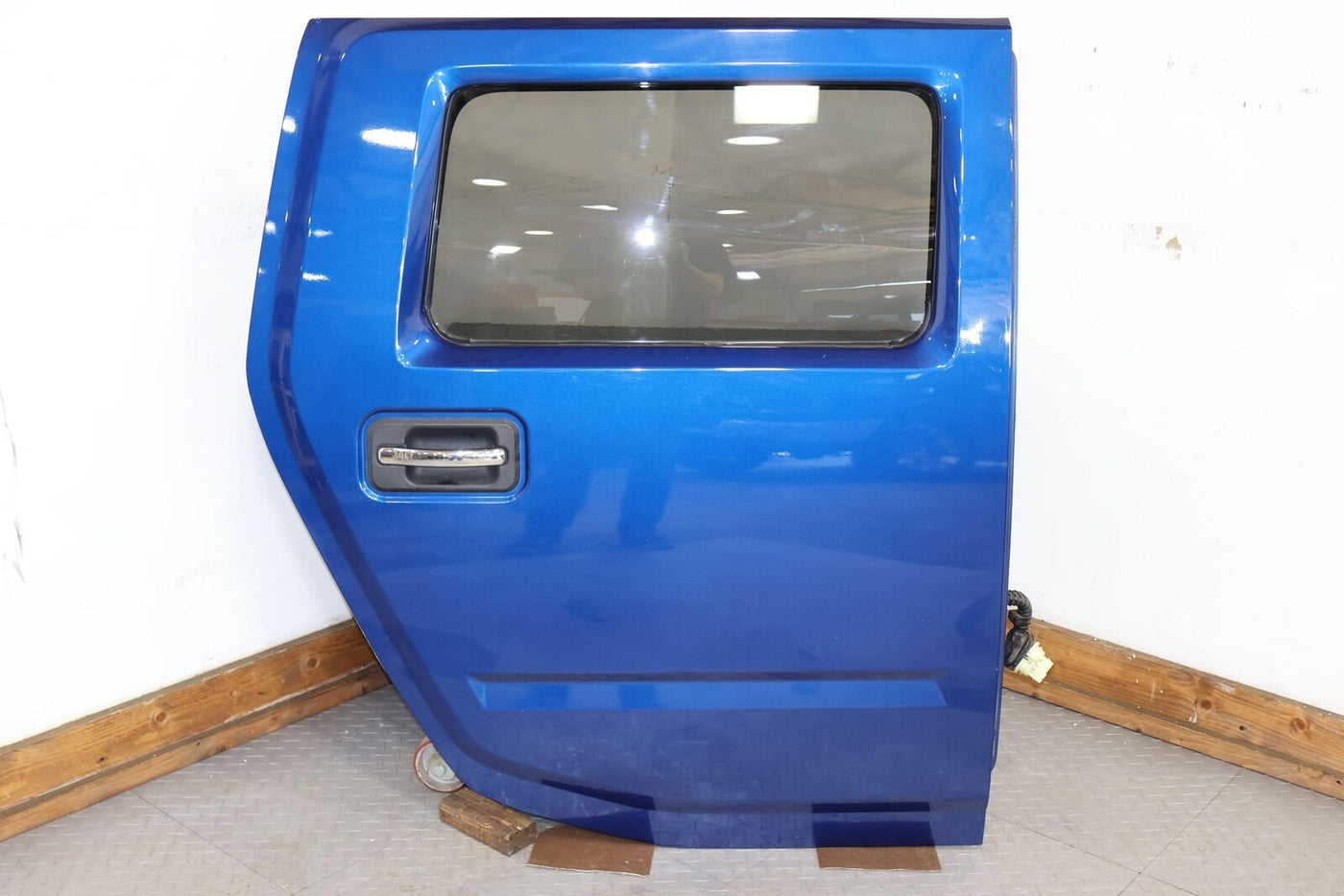 03-09 Hummer H2 Passsenger Right RH Rear Door W/ Glass (Pacific Blue 91U) Notes