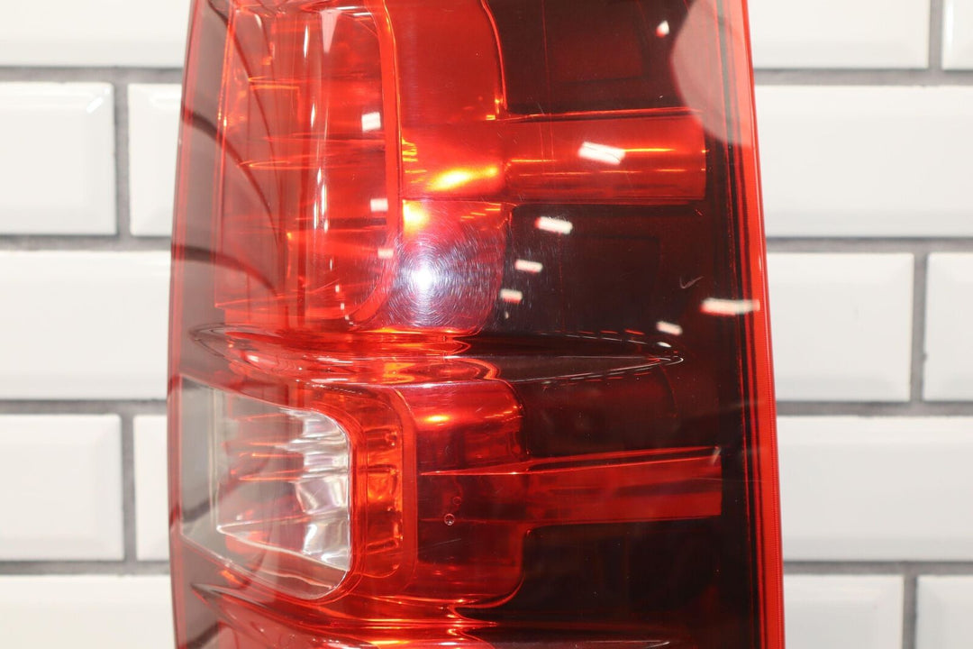 07-14 Tahoe (Non-Hybrid) Suburban Right Passenger Tail Light Lamp Lens Tested