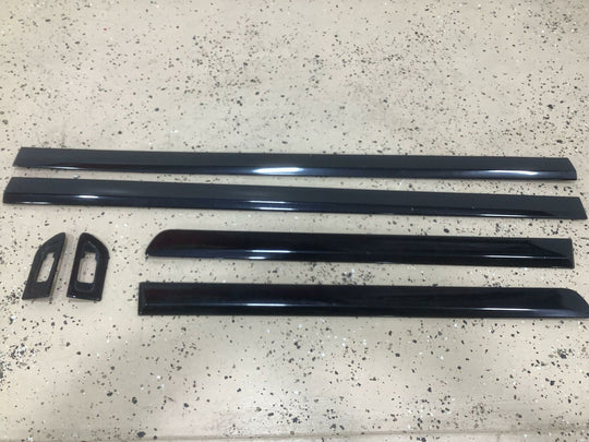 04-07 Volvo S60R Painted Molding Trim Kit (Black Sapphire Metallic)