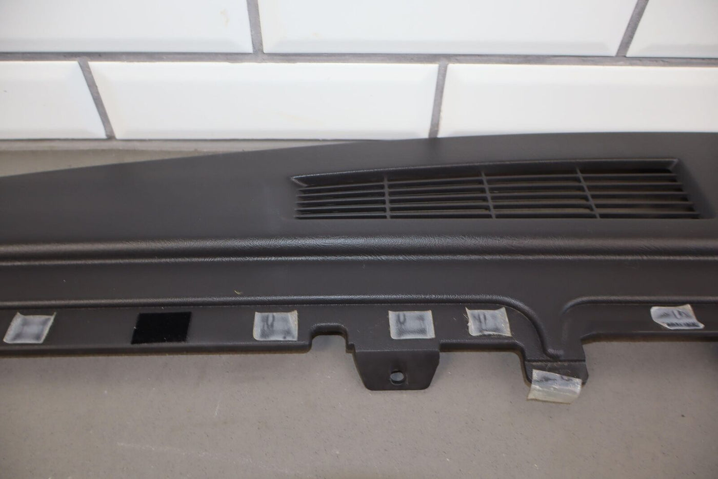 03-07 Hummer H2 OEM Upper Dash Cover Pad (Ebony 482) See Description