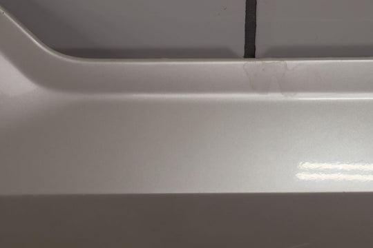 02-06 Cadillac Escalade SWB Right Rear Door Trim Cladding (White Diamond 98U)