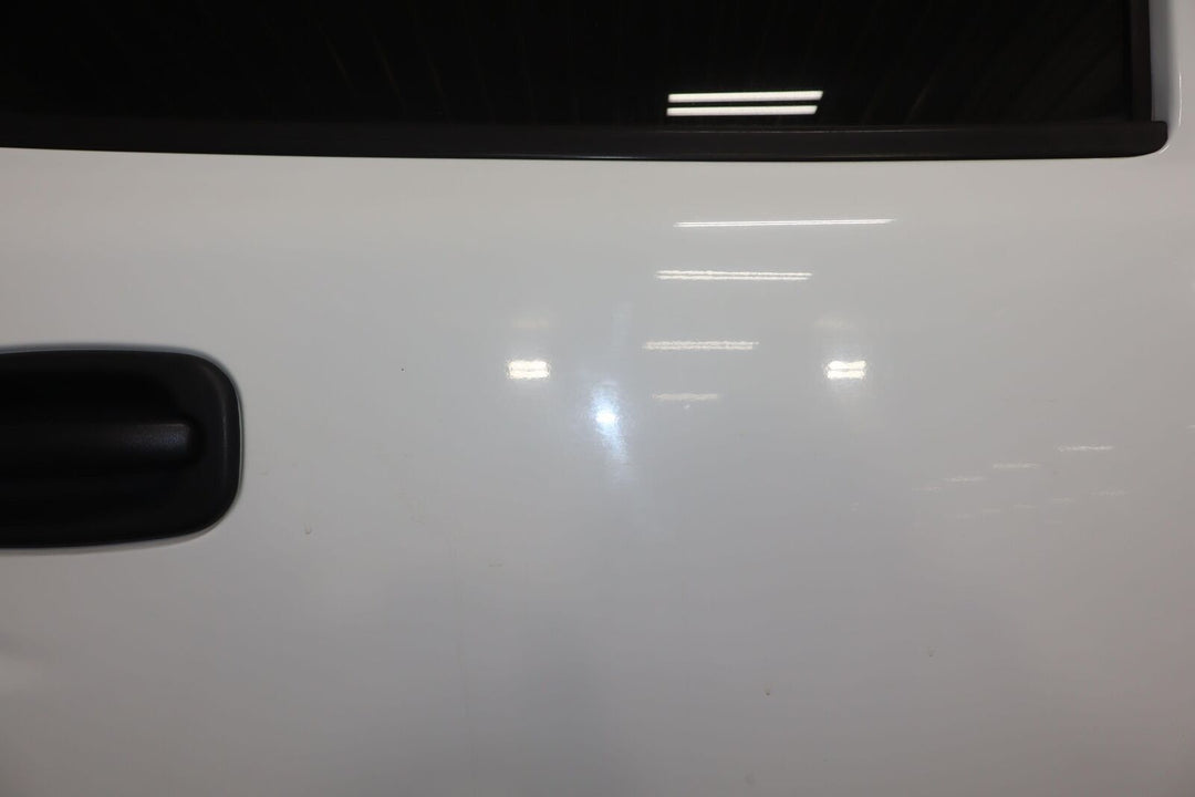 00-06 Chevy Tahoe / Yukon Right Rear Door (Summit White 50U) See Photos