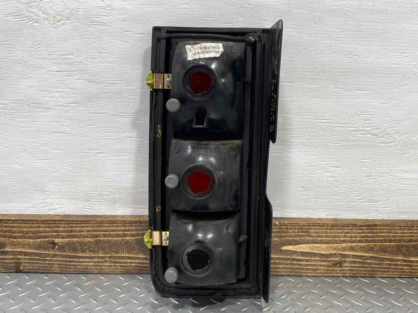 05-09 Hummer H2 Right RH Rear Tail Light (Clean Red/Clear Lense) Tested