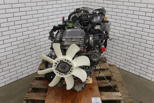 93-94 Toyota Land Cruiser 4.5L 1FZFE V6 Engine (High Leakdown) W/Accessories