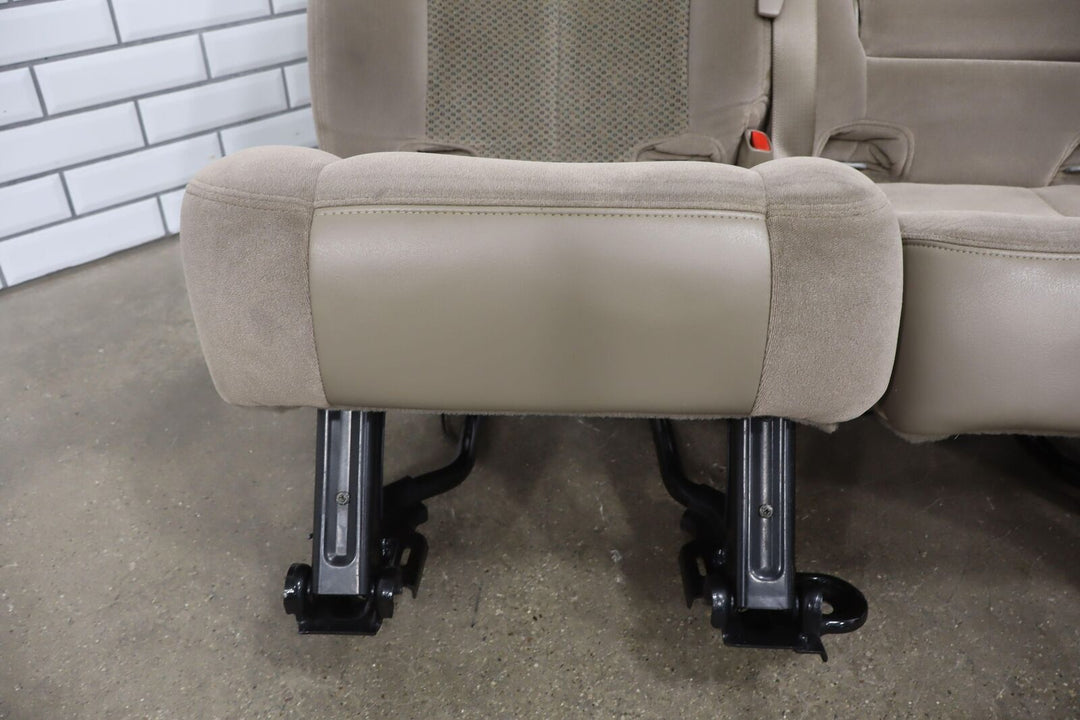 03-06 Chevy Tahoe 2nd Row Cloth Bench Seat (Tan) See Photos/Description