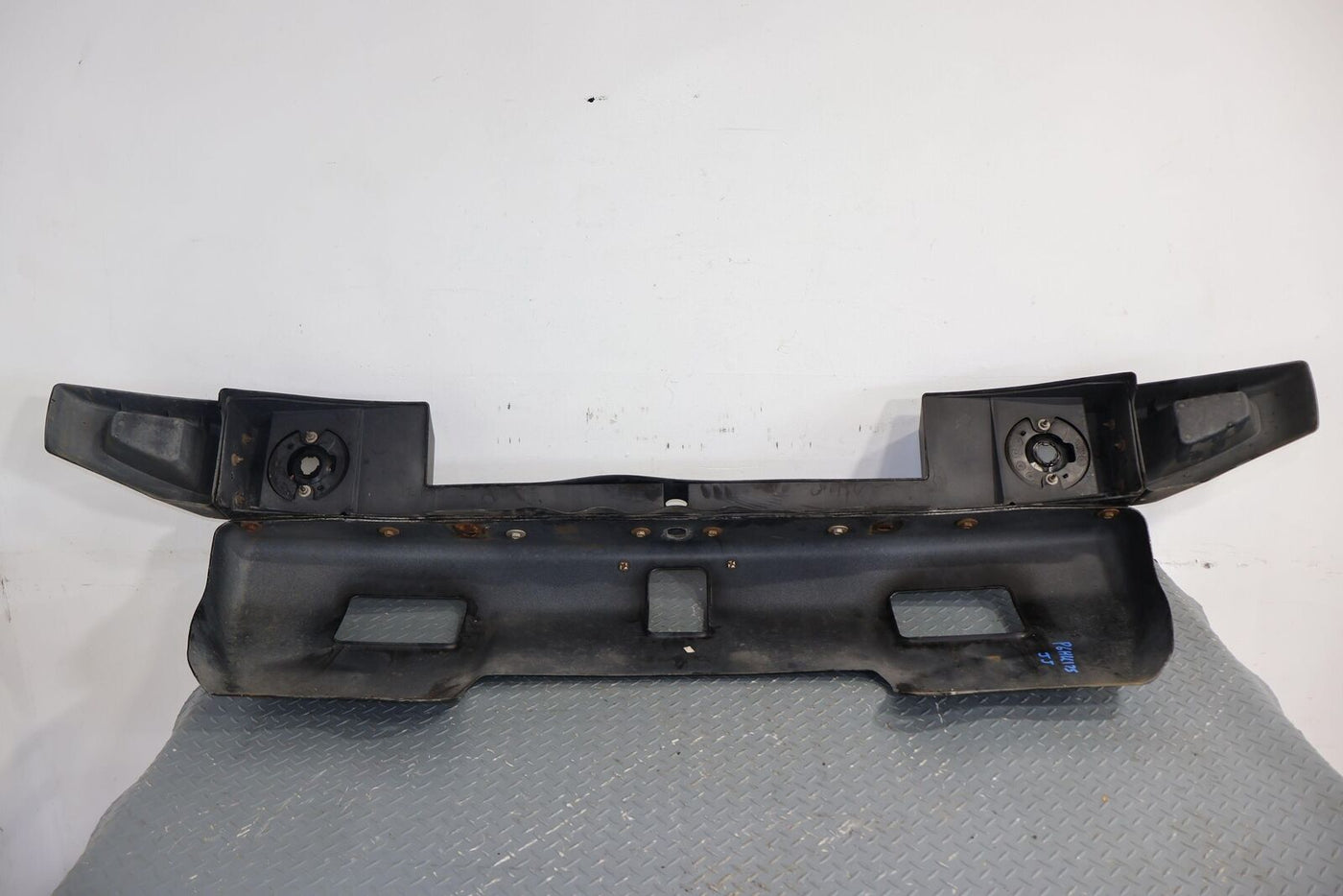 03-09 Hummer H2 Front Bumper W/ Textured Black Covers & Fog Lights (See Notes)