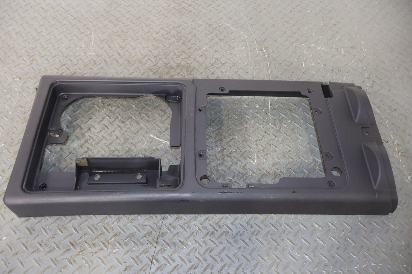 03-07 Hummer H2 Center Console Top Trim Panel Cover Arm Rest Surround OEM