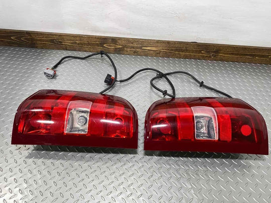 07-13 Chevy Silverado 3500 Pair Tail Lights Right & Left W/ Harnesses (Tested)