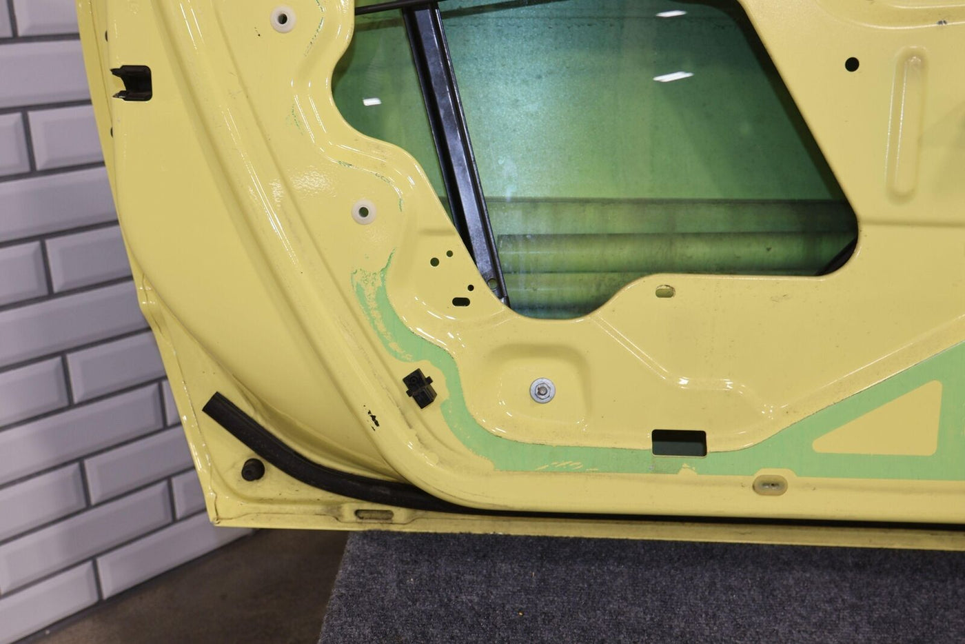 02-05 Ford Thunderbird Driver Left LH Door With Glass (Inspiration Yellow C5)