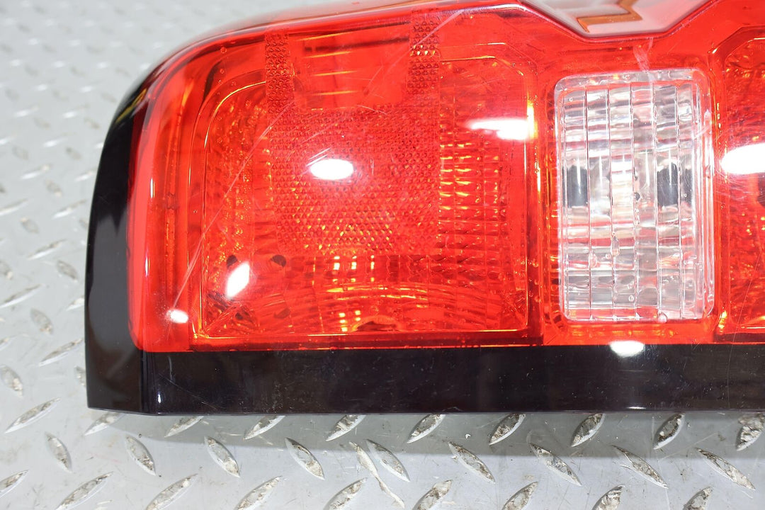 16-19 Chevy Silverado 1500 Crew Cab Right RH Tail Light Lamp (W/o LED) Tested