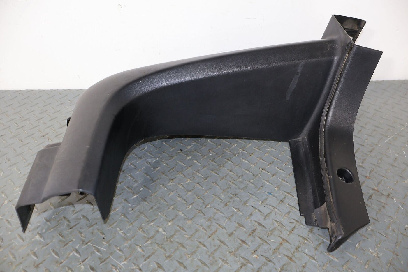 05-09 Hummer H2 SUT Rear Right Midgate Cab Window Moulding (Moulding ONLY) Black