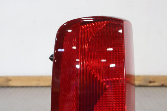 02-06 Cadillac Escalade Short WB Rear Left LH Tail Light Lamp (Tested) OEM