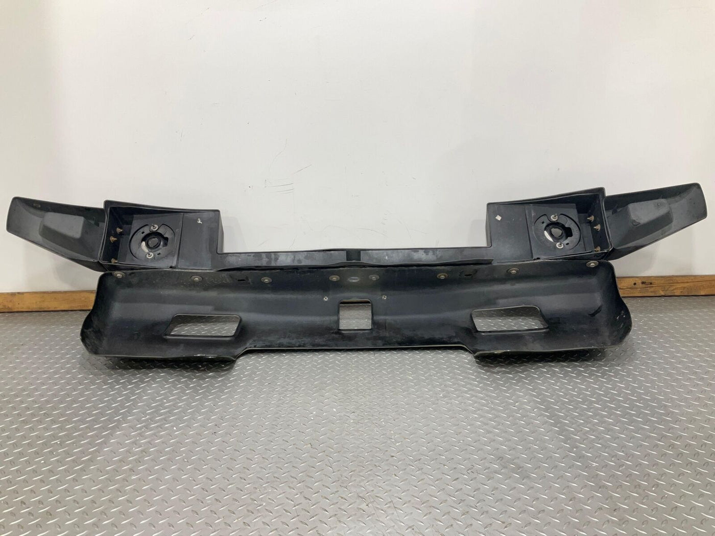 03-09 Hummer H2 Front Bumper W/ Black Covers & Fog Lights (Desert Sand 18U)