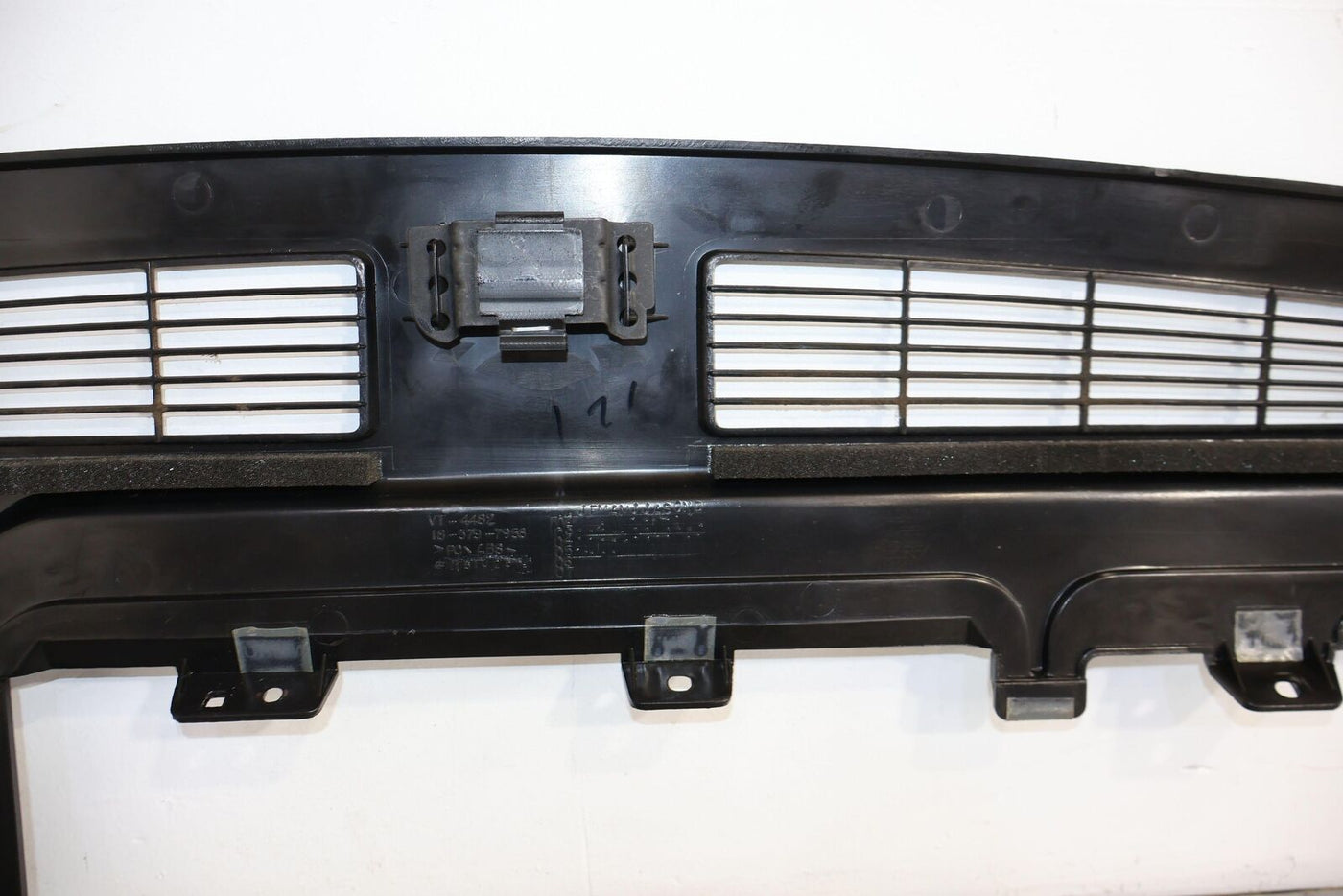 03-07 Hummer H2 OEM Upper Dash Cover Pad (Ebony 19I) See Description